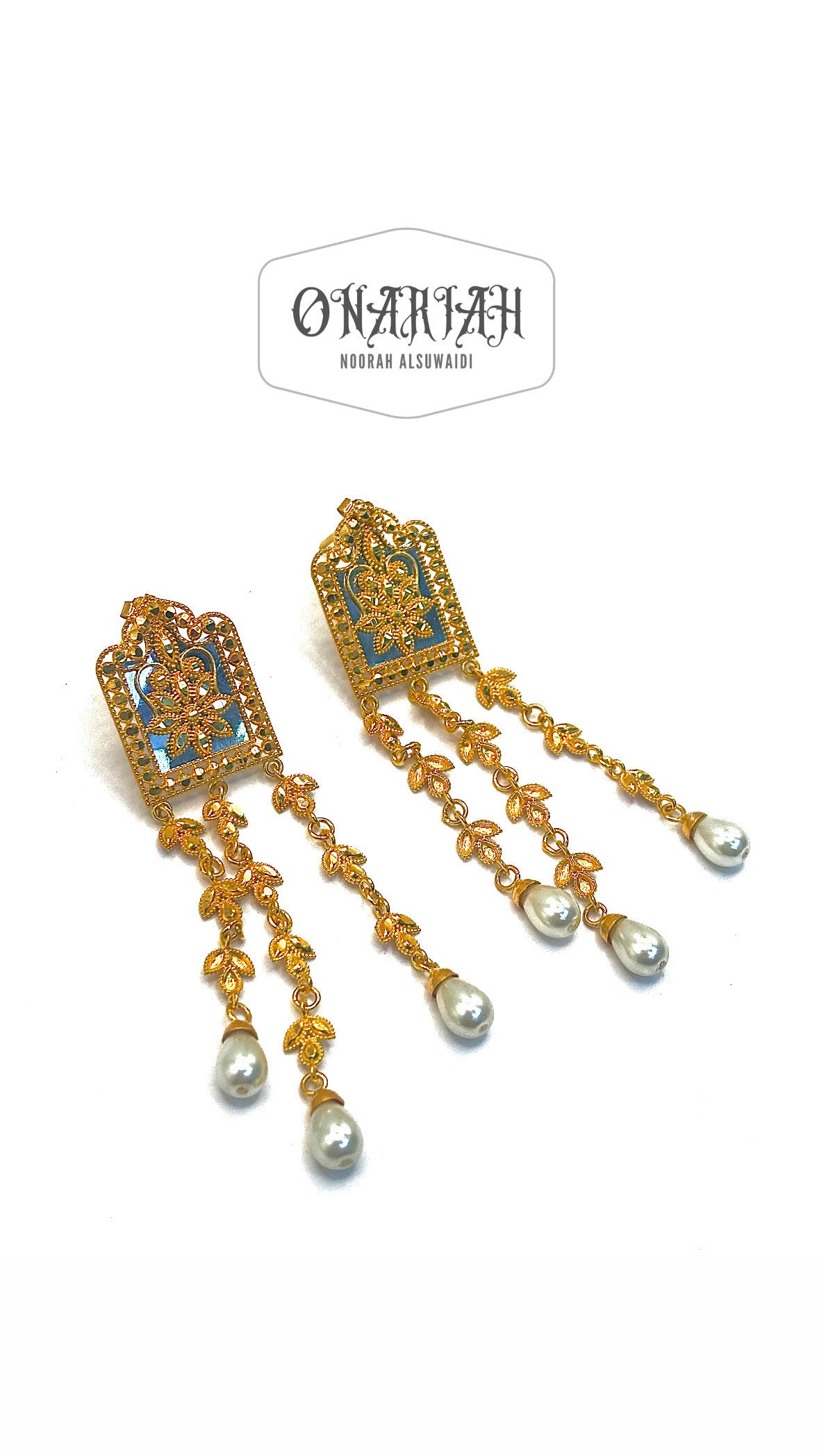 Heritage Earrings in 18k gold