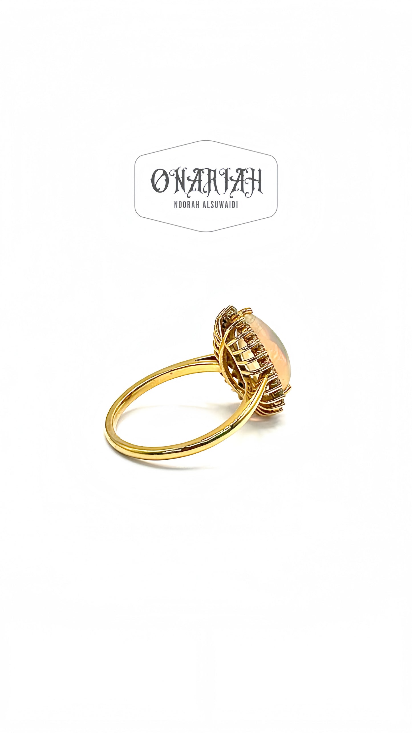 Wellow Opal Ring